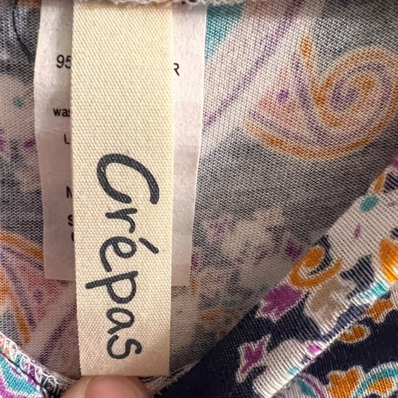 Woman’s new crepas blouse top - Picture 4 of 5